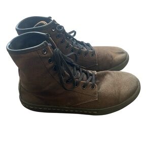 Dr. Martens Sheridan brown boots